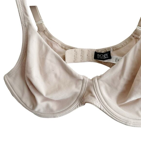 Victoria’s Secret Body by Victoria Full Coverage Underwire Bra - Picture 4 of 6